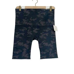 NEW SPANX Size 2X Shorts Camo Smoothing Slimming Flattering Biker